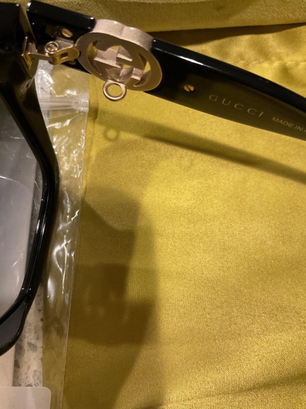 Gucci Authentic Black Frame Sunglasses - Picture 4 of 6